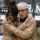 Selena Gómez y Woody Allen, el pasado septiembre en Nueva York, durante uno de sus rodajes.