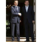 Zapatero prevé reunirse con Rajoy para buscar soluciones a la crisis