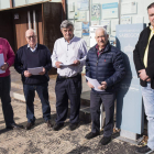 Los pedáneos de Azadinos, Pobladura, Carbajal y Sariegos, junto al alcalde. FERNANDO O. PERANDONES