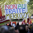 Vista general de la protesta contra la política de austeridad del Gobierno en París.