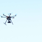 Imagen de un dron sobrevolnado una ciudad. ELVIS GONZÁLEZ