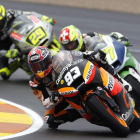 Marc Márquez, en primer plano, durante la sesión de entrenamientos libres.
