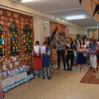 Dos imágenes de la una de las actividades realizadas a final de curso en el Benito León sobre el proyecto Los Reyes de León. MEDINA