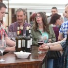 Asistentes a la jornada de este sábado de la feria. ANA F. BARREDO