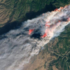 Imagen de la NASA facilitada ayer del incendio del norte de California.
