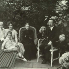 Los Baroja en Itzea en 1918. Aparecen Julio Caro Baroja, en primer lugar, Carmen Baroja, hermana del novelista, Carmen Nessi, la madre, y Pío Baroja.