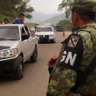 Efectivos de la Guardia Nacional en busca de migrantes en México.
