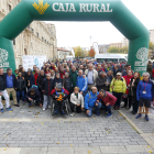 Salida de la Marcha solidaria de Asprona León, en dirección a La Virgen del Camino. CARLOS S. CAMPILLO