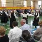 El pabellón de Tremor de Arriba se llenó con los participantes en el encuentro festivo