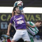 Fran podría reaparecer esta tarde ante los burgaleses una vez cumplido su partido de sanción. JESÚS