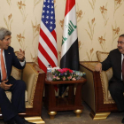 John Kerry y el ministro de Exteriores de iraquí, Hoshyar Zebari.