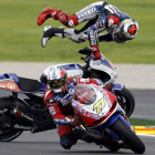La osada maniobra de Ellison llevó a Lorenzo al suelo cuando comandaba la carrera de MotoGP