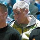 Los etarras Igor Portu (izquierda) y Mattin Sarasola, durante el juicio por el atentado de la T-4, en la Audiencia Nacional, en mayo.