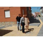Alberto Fernández, María Eugenia Gancedo y Manuel Rubial durante la visita a las obras de peatonaliz