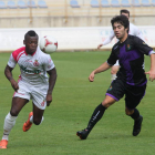 Javi Navas, a la derecha, en un partido ante la Cultural