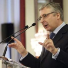 José Blanco, en la rueda de prensa donde propuso rebajar el sueldo de los controladores.