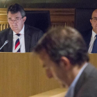 Martínez Majo y Castañón siguen el Pleno, ayer. F. OTERO PERANDONES