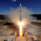 Rusia lanza al segundo intento el primer cohete desde su nuevo cosmódromo.