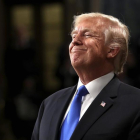 Trump sonríe durante el discurso sobre el Estado de la Unión ante el Congreso, en Washington (Estados Unidos).