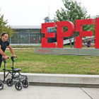 Uno de los parapléjicos que puede caminar tras recibir el implante. EFE