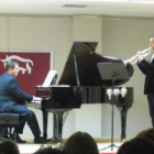 Un momento del concierto solidario ofrecido por Enrique y Luis Miguel Abello Blanco.