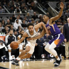 Bryn Forbes hizo doble-doble de 24 puntos y 11 rebotes.