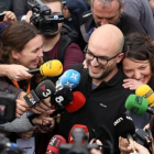 Montse Venturós y Joan Coma en la concentración contra la judialización de la política el pasado noviembre en Barcelona.