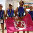 Miembros del Triatlón León durante una prueba.