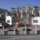 Los trabajos de demolición del edificio principal de la factoría del lúpulo han comenzado ya
