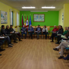 Imagen de la asamblea general de Mansurle celebrada ayer a mediodía.
