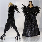 Modelos presentan creaciones del diseñador estadounidense Marc Jacobs durante la Semana de la Moda de Primavera de Nueva York