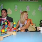 Isabel Carrasco -”en la imagen junto a Marcos Martínez-” inauguró ayer la guardería.