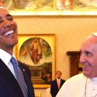 Obama y el papa Francisco, conversan tras una audiencia privada en el Vaticano.