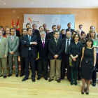 Foto de los firmantes ayer en Valladolid, en la reunión presidida por el consejero.