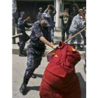 La contundencia de la represión contra los monjes en Nepal es evidente