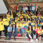 Los representantes de la Corporación municipal junto a la delegada de Unicef León y los menores participantes en el IV Encuentro Autonómico de Infancia y Adolescencia.