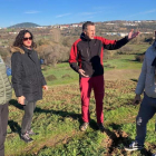 Lidia Coca y Roberto Mendo visitaron la zona. DL