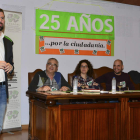 Luis Tudanca interviene en la asamblea de la Confederación de Asociaciones de Vecinos. A. ÁLVAREZ