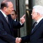 El presidente Chirac recibe a su homólogo palestino, Mahmud Abas, en el palacio del Elíseo