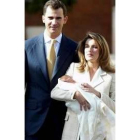 La infanta Leonor con sus padres el día de su presentación oficial