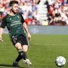 Nacho Gil se estrenó como goleador en la Deportiva marcando el primero de los tres goles del equipo berciano en Almería.