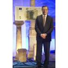 Draghi presenta el nuevo billete de 5 euros.