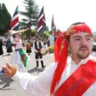 Grupos folklóricos amenizaron la procesión por la Villavieja