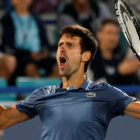 Novak Djokovic celebra su primer éxito de la temporada.