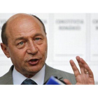 El presidente de Rumanía, Traian Basecu, durante un acto de campaña pidiendo el boicot del referendo.