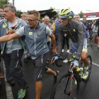 Alberto Contador se dispone a tomar la salida en la seguunda etapa del Tour.