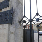 Exterior de la residencia Santa Luisa, en una foto tomada el pasado viernes. RAMIRO