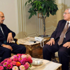 El premio Nobel Mohamed el Baradei, con el presidente interino Mansur.