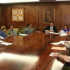 Miguel Ángel Fernández Cardo, en el centro, concejal de Economía y Hacienda.