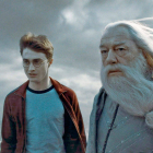 Michael Gambon interpretando su papel de Dumbledore en Harry Potter. DL